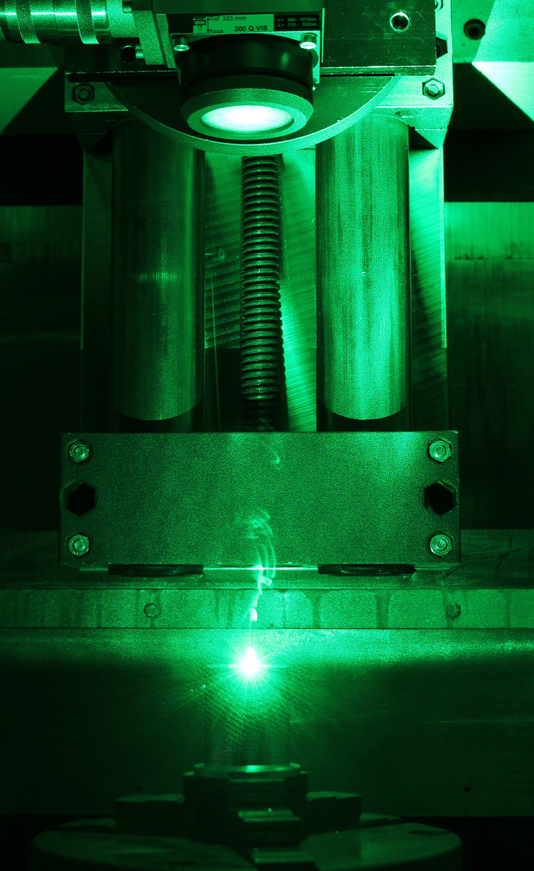 Prozess des Laserstrahlschweißens von poliertem Kupfer
