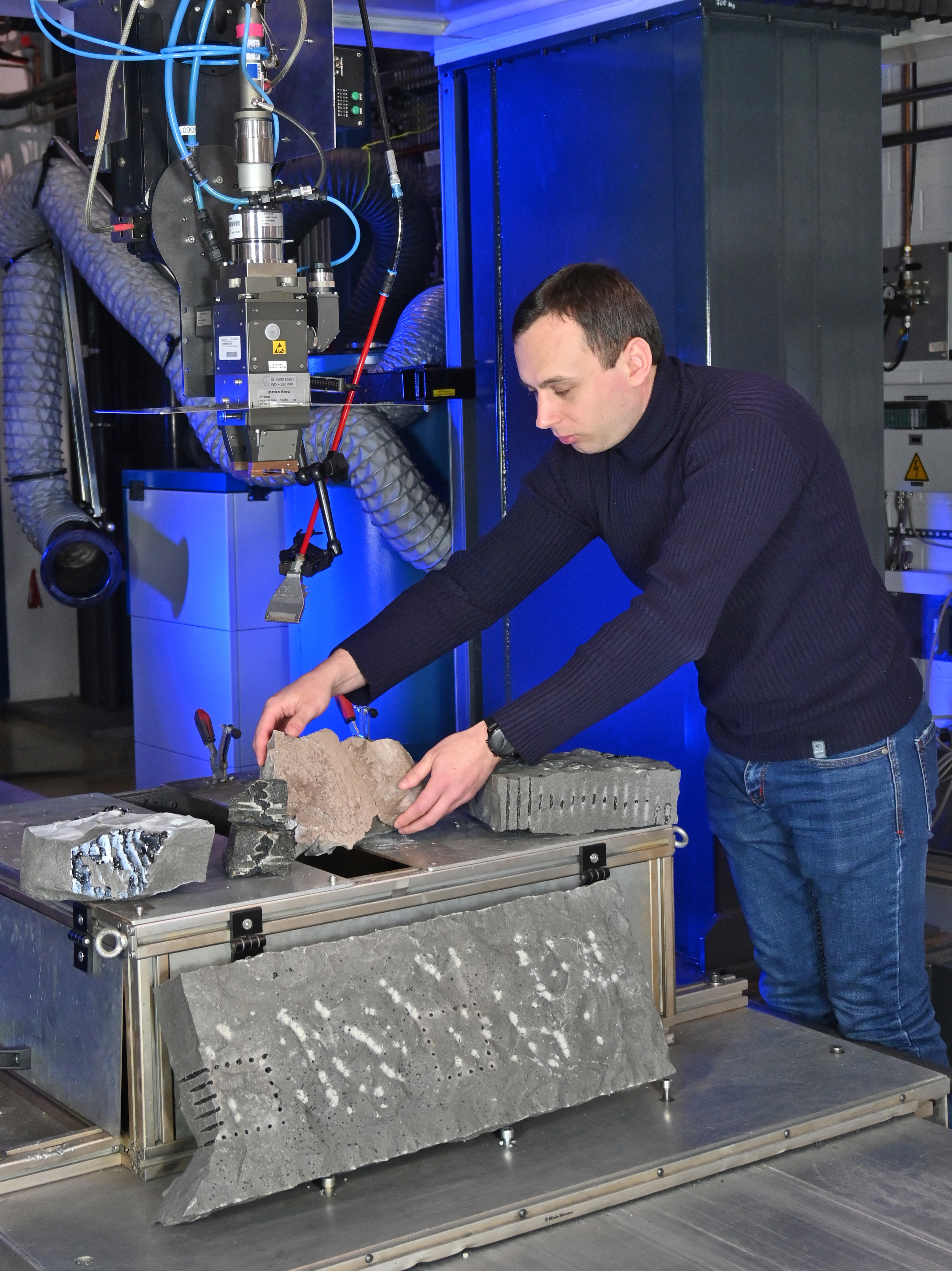 The Fraunhofer Future Foundation fully finances research stays for Ukrainian experts at Fraunhofer institutes in Germany for up to six months. Oleksandr Proskurin is the first visiting scientist to take part in the initiative.