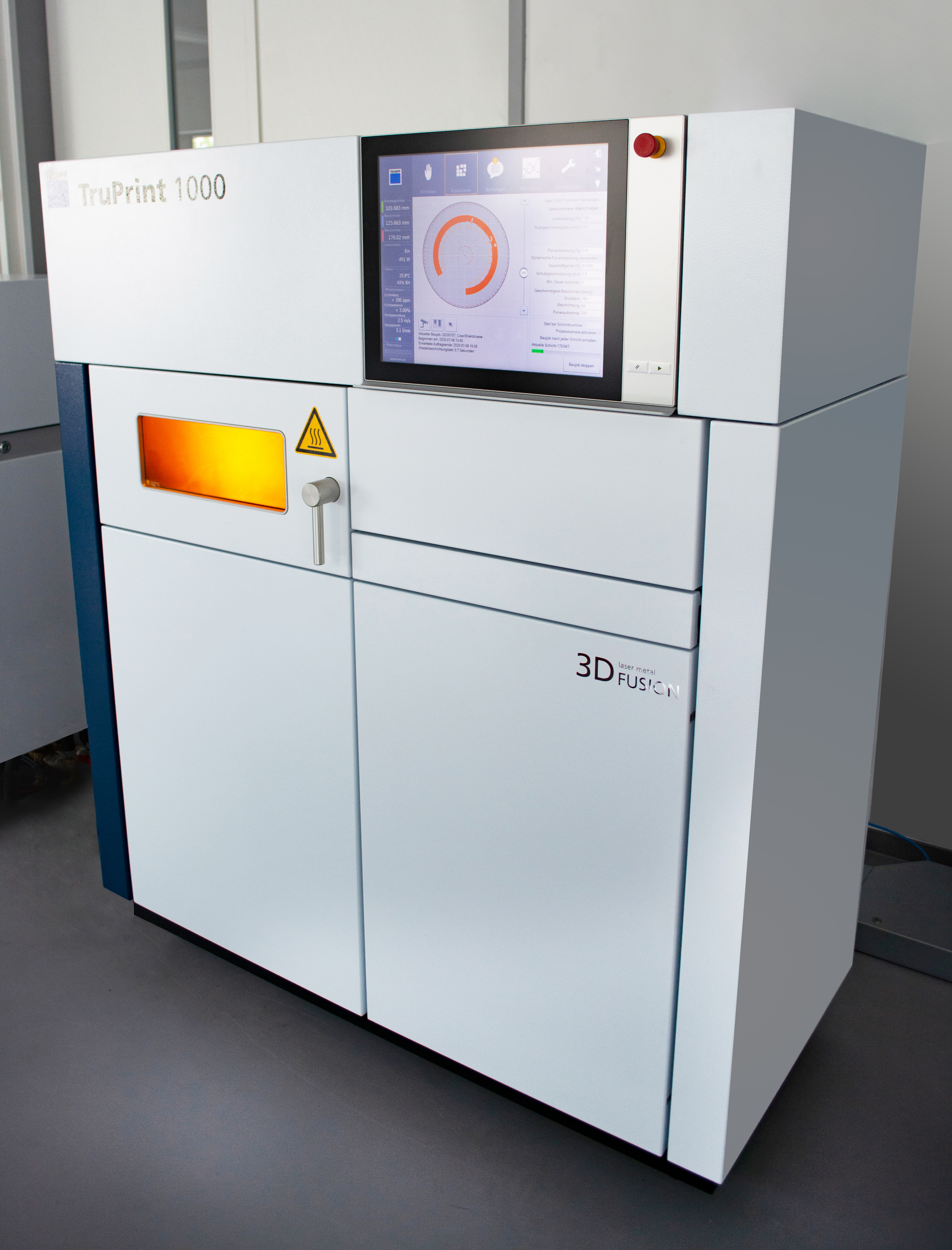 Die mit einem grünen Laser ausgestattete »TruPrint1000« gehört nun zum »Additive Manufacturing Center Dresden« (AMCD).