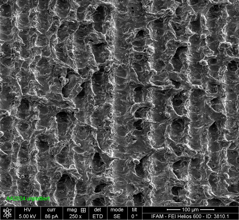 Oberfläche von Aluminium-Dünnblech aus AA2024 mit Laserstrukturierung