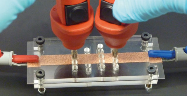 Vorrichtung zur Bestimmung von Verbindungswiderständen