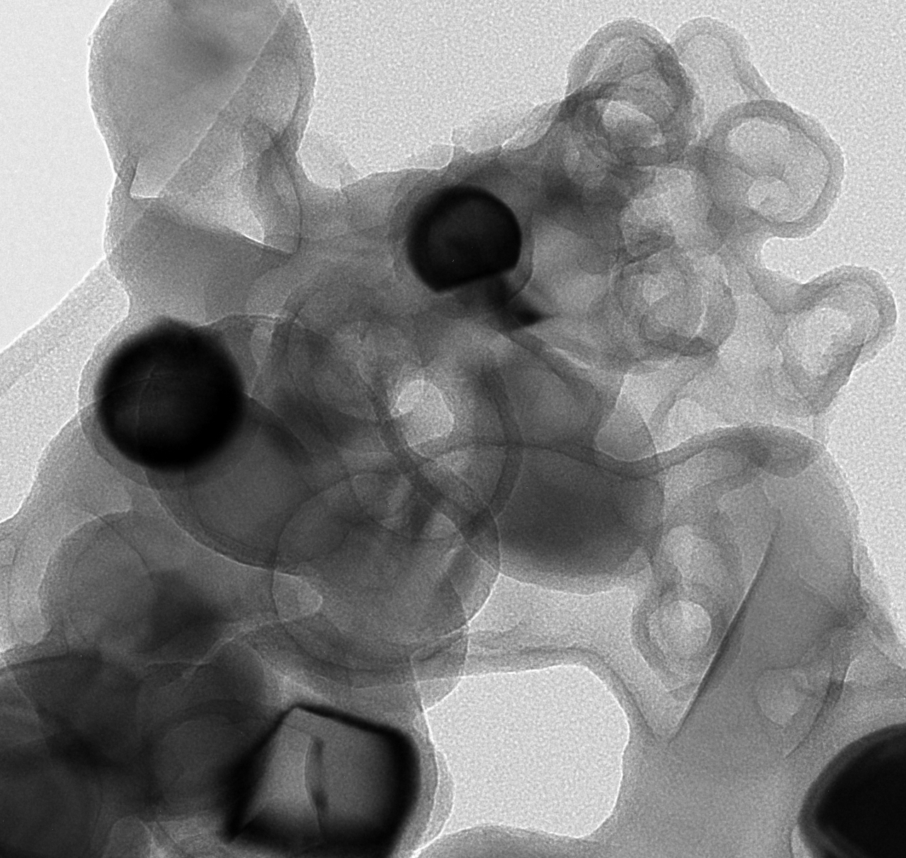 Elektronenmikroskopische Aufnahme eines Silizium-Kohlenstoff-Komposits.