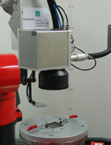 Detail des Laser-Remote-Schneidens von Metallblechen mit Faserlaser