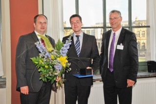 Verleihung des VDI-Nachwuchspreises Nanotechnik an Andreas Tittl im Rahmen der Nanofair 2012