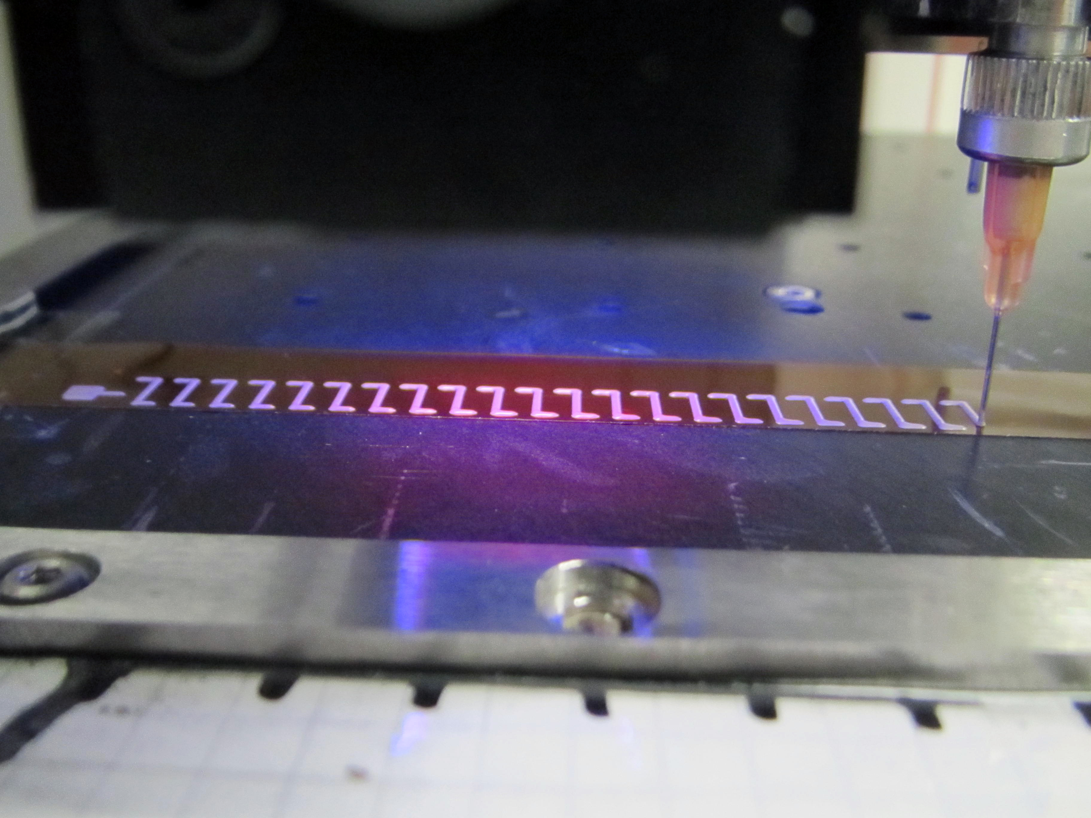 Printing of contacts by dispenser printing Printing of contacts by dispenser printing