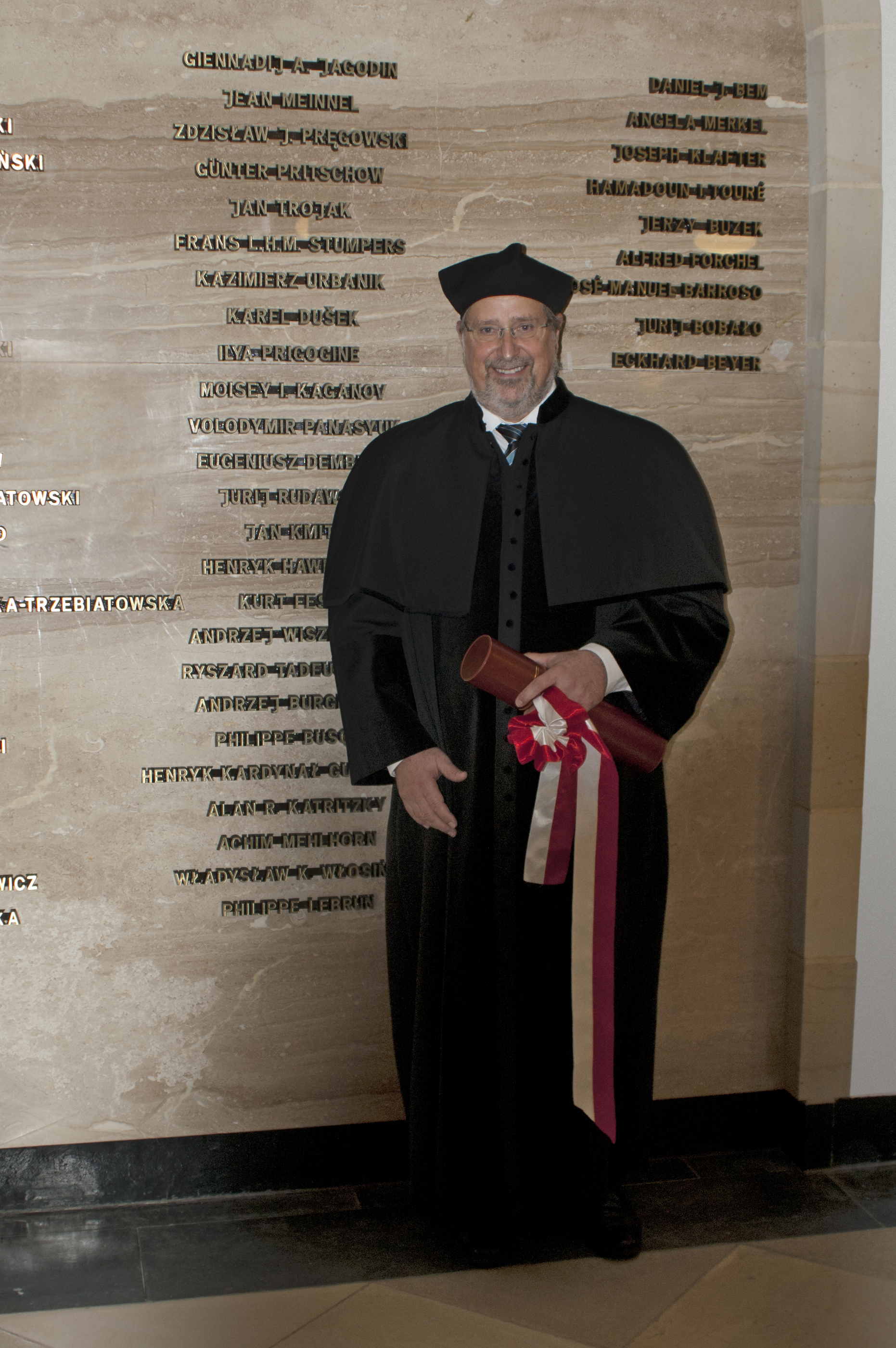 Prof. Dr.-Ing. habil. Eckhard Beyer receives the honorary doctorate degree of the Wroclaw University of Technology