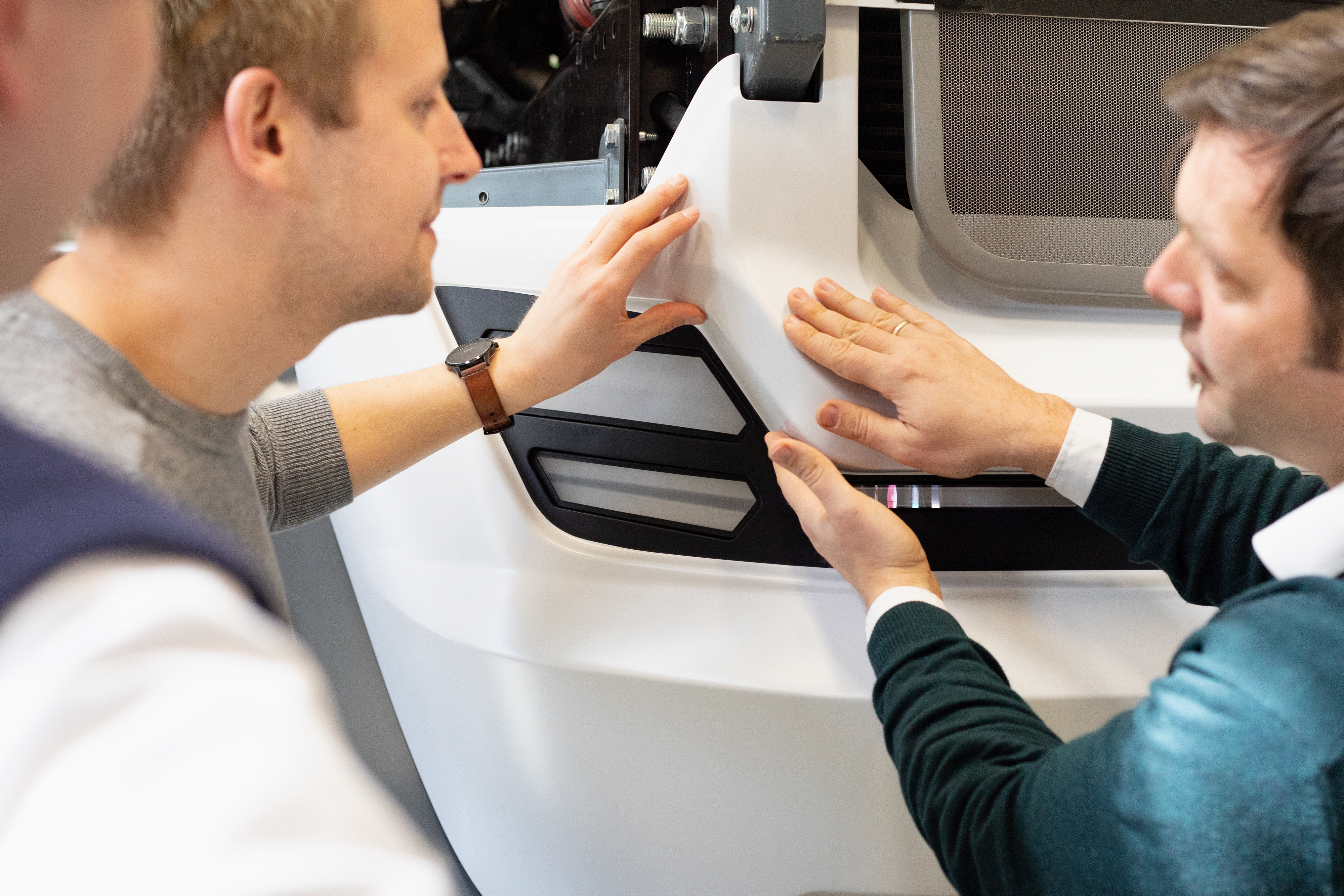 Design is increasingly gaining importance in Fraunhofer's research. This is why the three Fraunhofer Institutes IVI, IWS and IWU in Dresden, together with Technische Universität Dresden, are establishing the “DesignLab for Applied Research”. Design is increasingly gaining importance in Fraunhofer's research. This is why the three Fraunhofer Institutes IVI, IWS and IWU in Dresden, together with Technische Universität Dresden, are establishing the “DesignLab for Applied Research”.