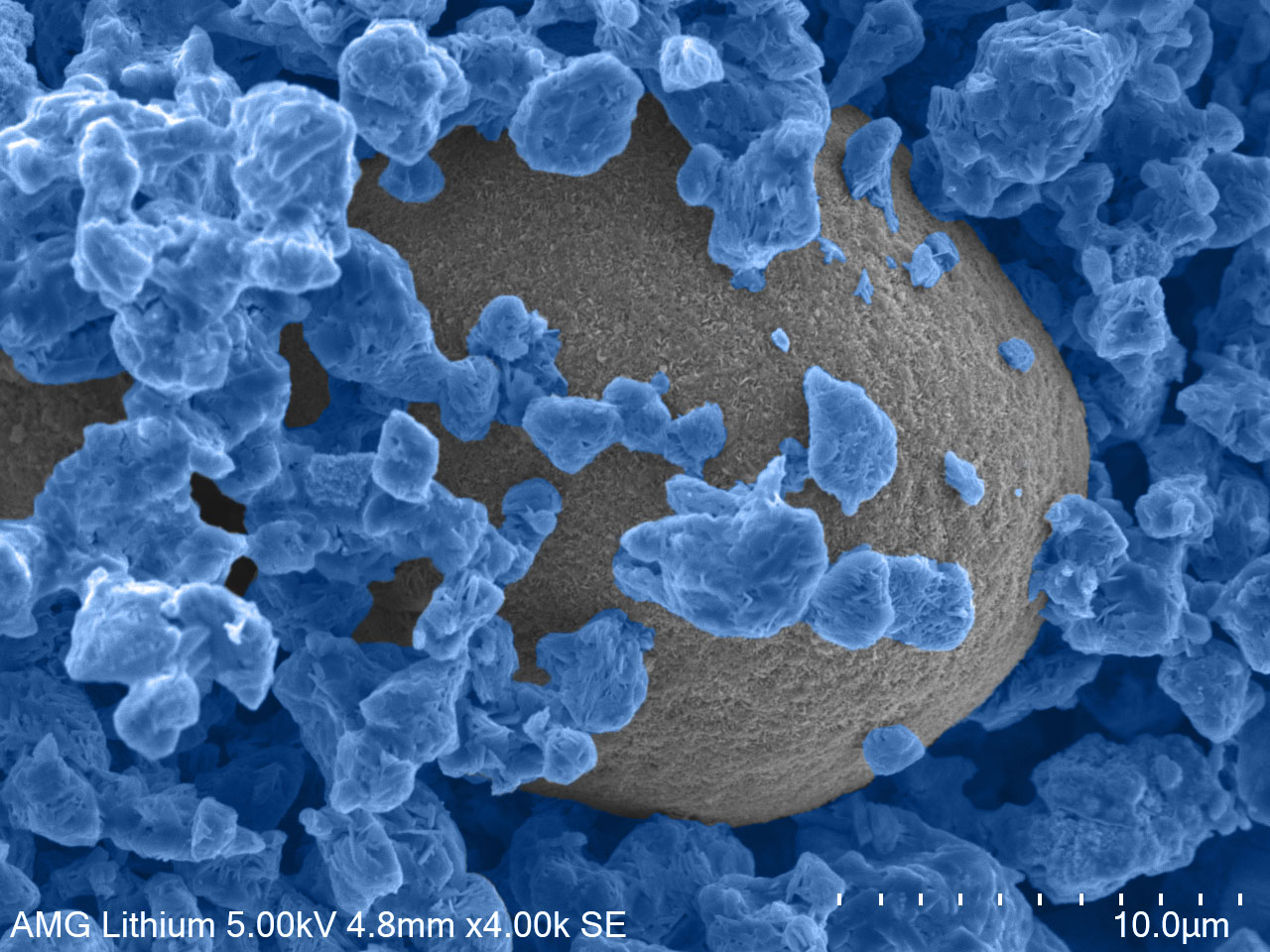 Electron microscopy image of the sulfide-based solid electrolyte (blue) in the cathode composite.
