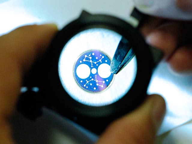 High precision mashinig and micro patterning of watch components with ultrashort pulsed lasers.