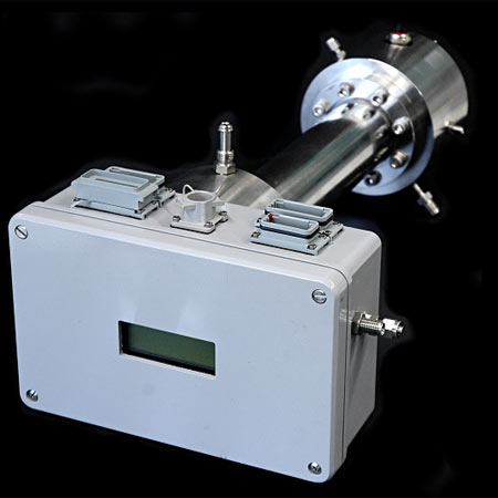 Multi reflection cell with a laser diode spectrometer for the trace gas detection